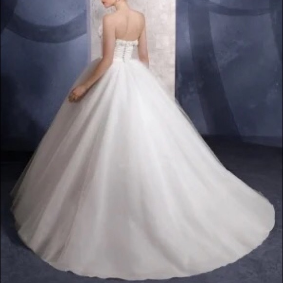 Mori Lee Wedding Dress - Picture 3 of 16